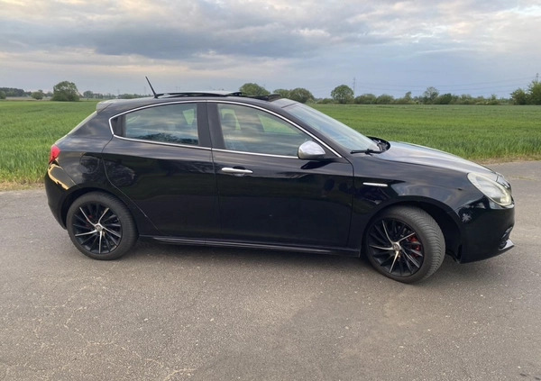 Alfa Romeo Giulietta cena 33500 przebieg: 230000, rok produkcji 2011 z Siewierz małe 277